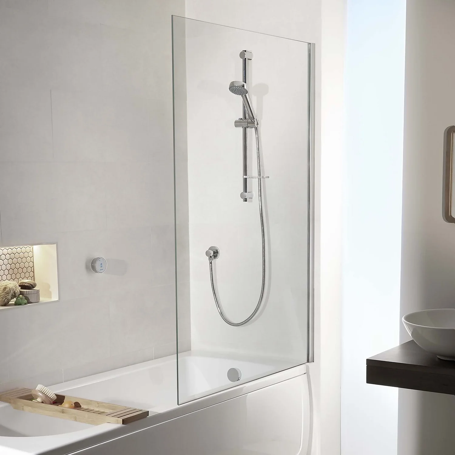 Aqualisa Quartz Blue Digital Shower & Bathfill Kit For Pumped Boilers 4 Aqualisa Quartz Blue Digital Shower & Bathfill Kit For Pumped Boilers - Image 2