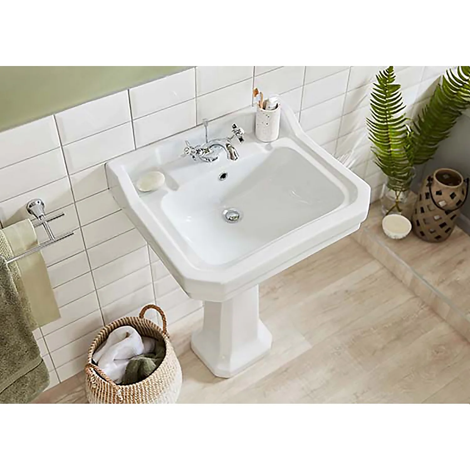 Bathstore Whitechapel Basin And Pedestal - 1 Tap Hole 4 Bathstore Whitechapel Basin And Pedestal - 1 Tap Hole - Image 2