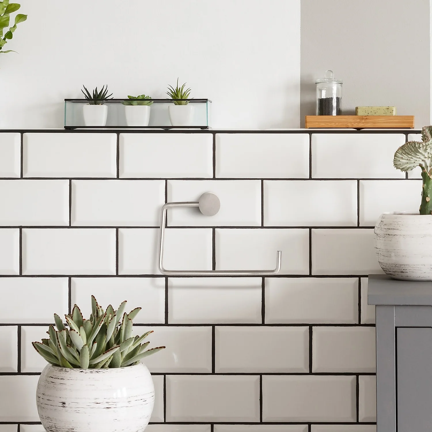 Toilet Roll Holder - Brushed Chrome 4 Toilet Roll Holder - Brushed Chrome - Image 2